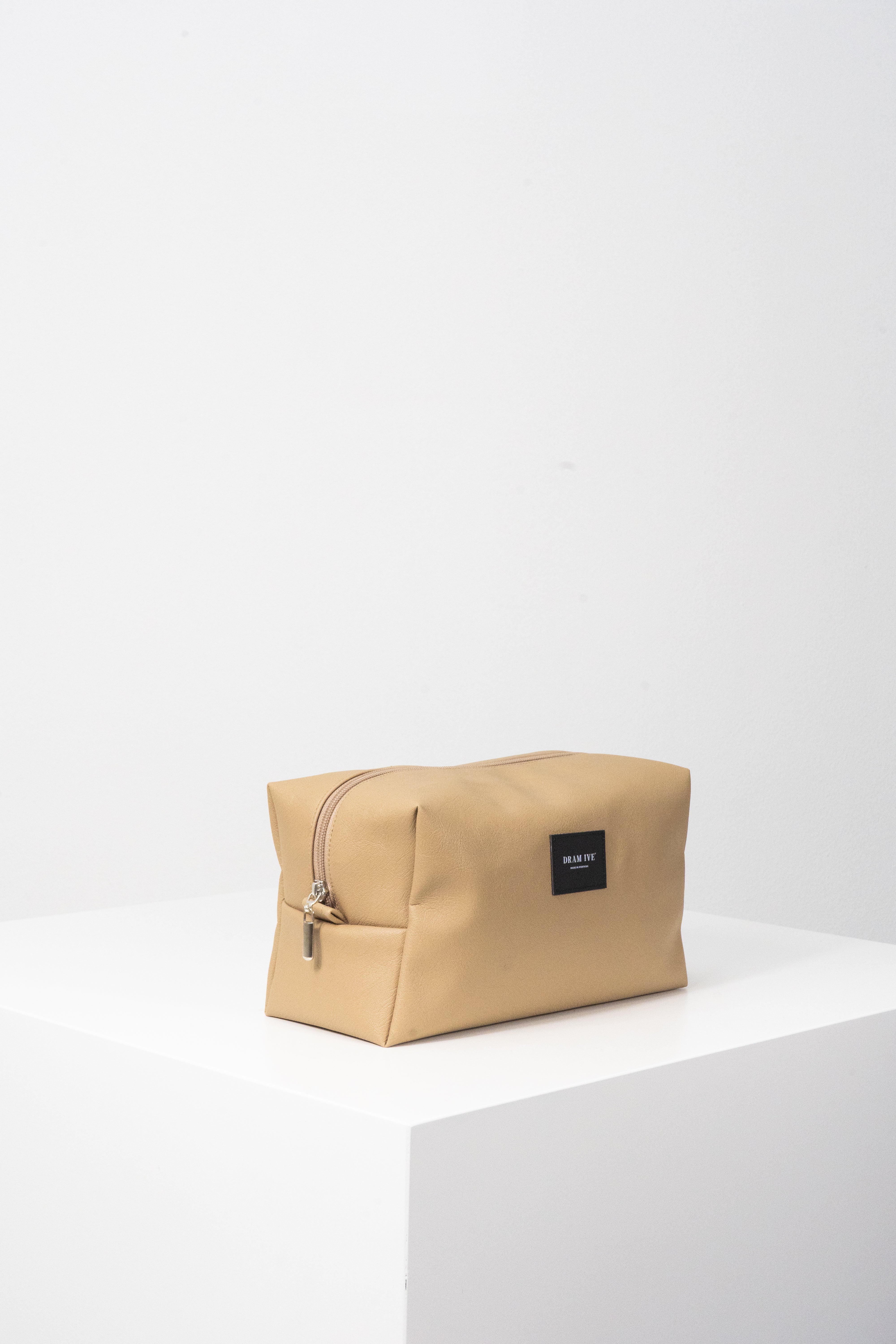 Large 4.8 l toiletry bag