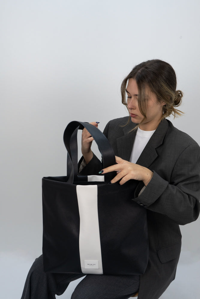 Black and white bicolor shopper